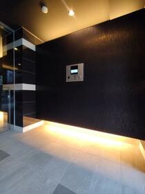 14/14 エントランス