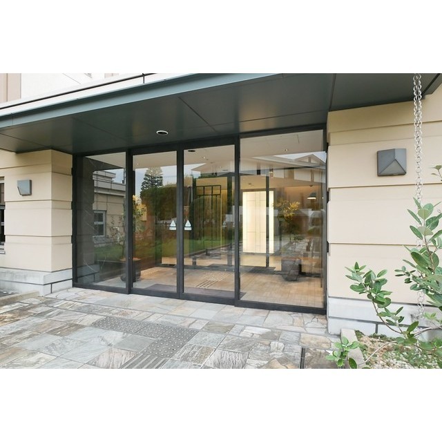 2/4 エントランス