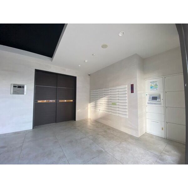 19/28 エントランス