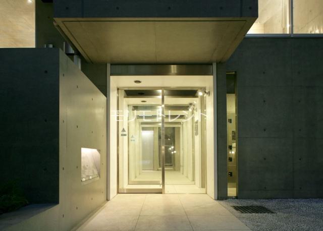 14/15 エントランス