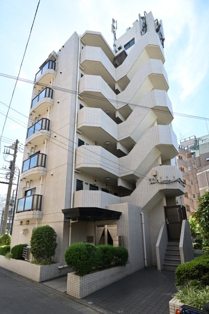 フロント新代田の外観