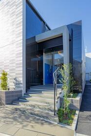 16/16 エントランス