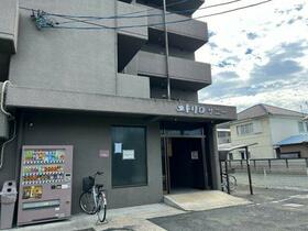 15/16 エントランス