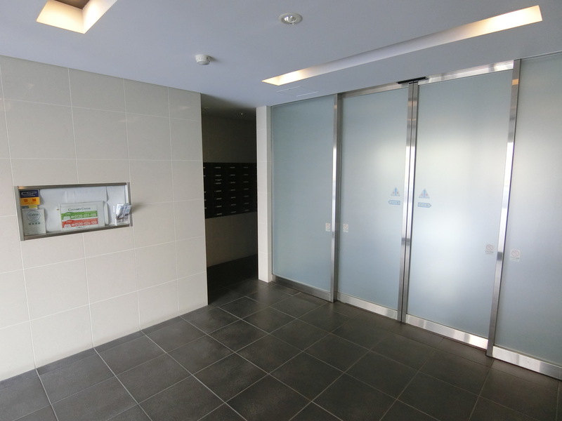 2/4 エントランス