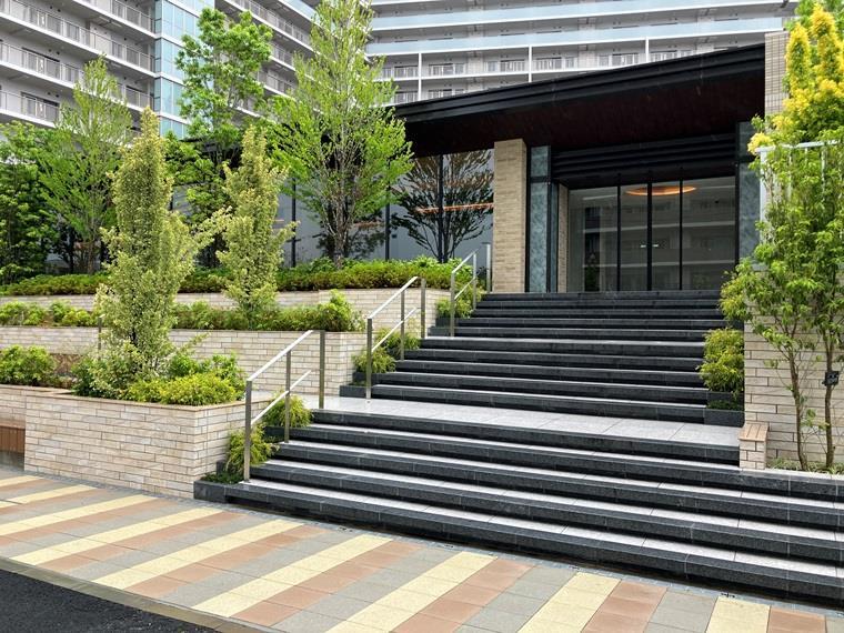 15/16 エントランス