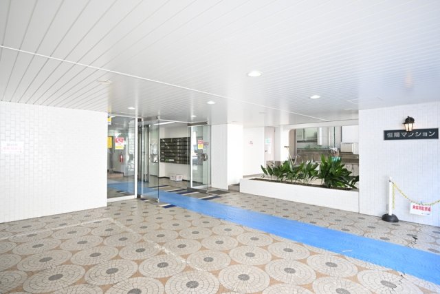 2/3 エントランス