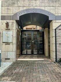 17/17 エントランス