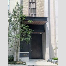 15/15 エントランス