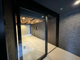 16/17 エントランス