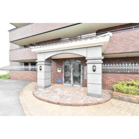 5/5 エントランス