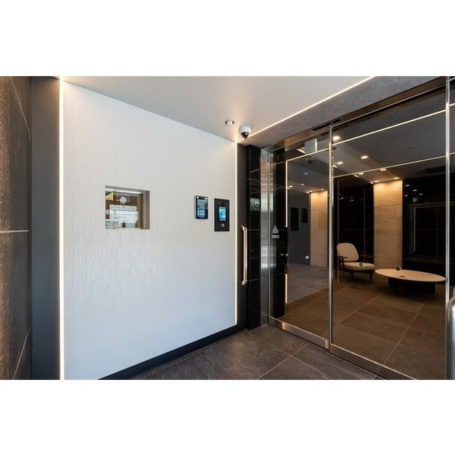 16/18 エントランス