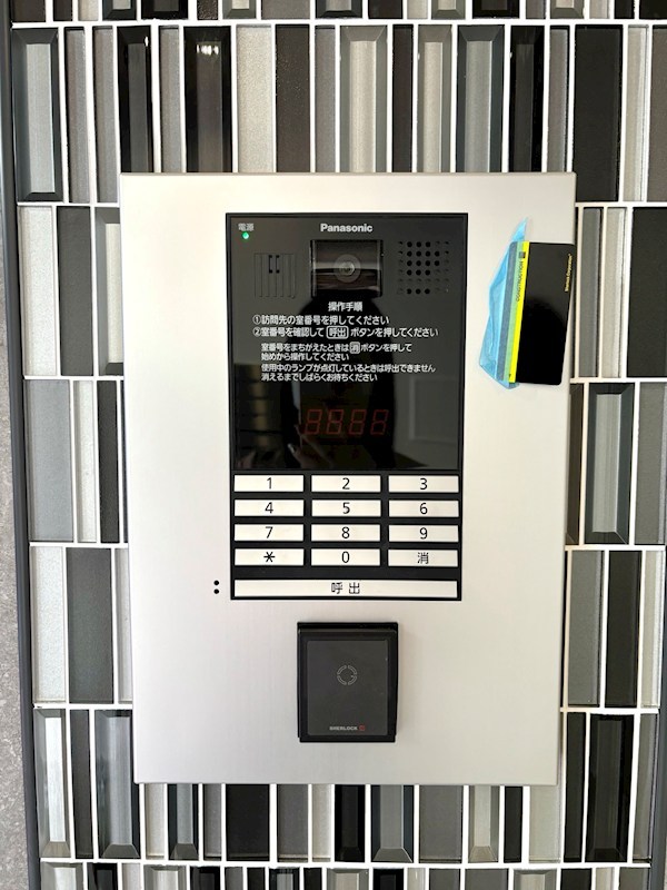 22/22 エントランス