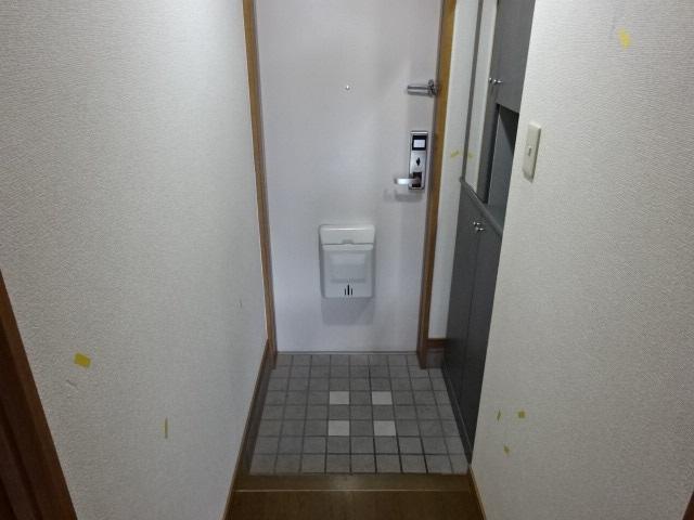 13/27 玄関