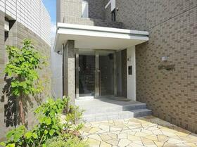 16/16 エントランス