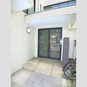 14/14 エントランス