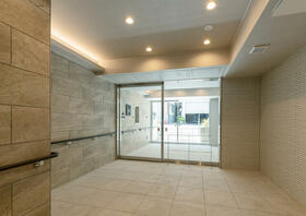 13/13 エントランス