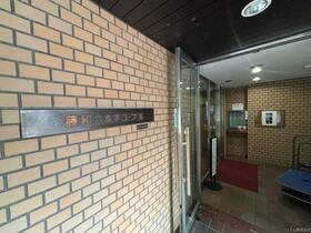 16/19 エントランス