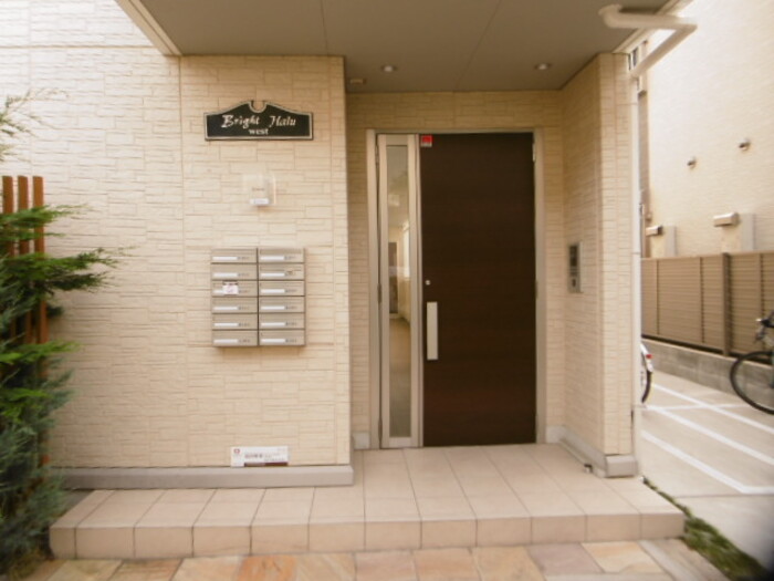 18/22 エントランス