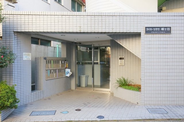 21/30 エントランス