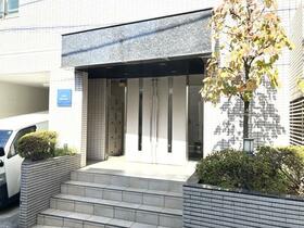 16/16 エントランス