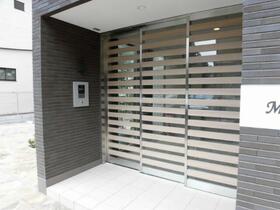 16/16 エントランス