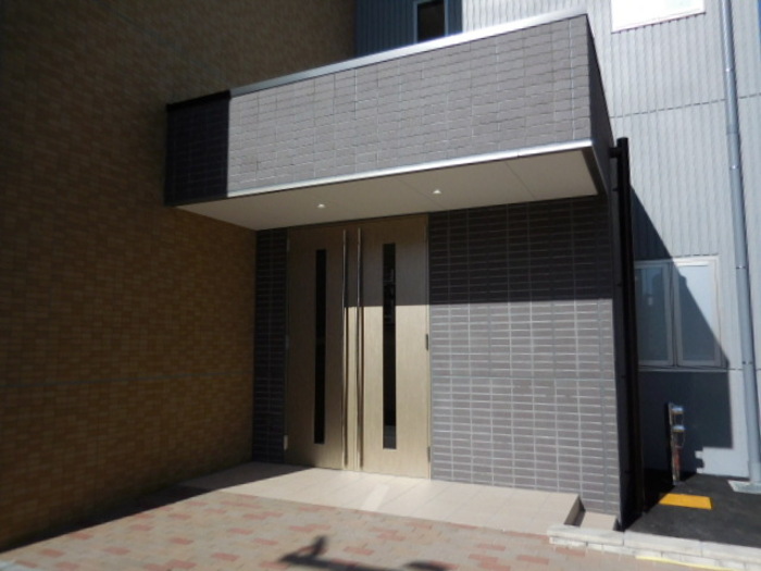 17/26 エントランス