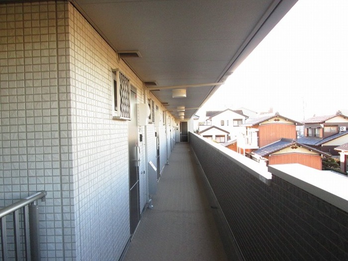 17/26 エントランス