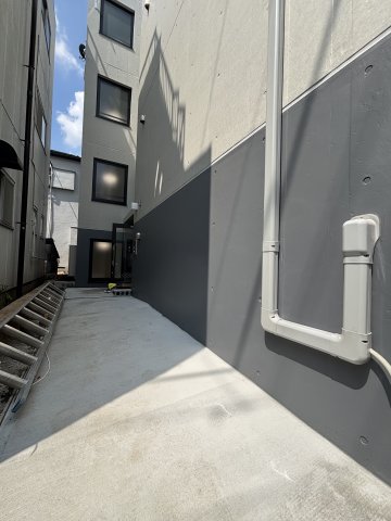 21/22 エントランス