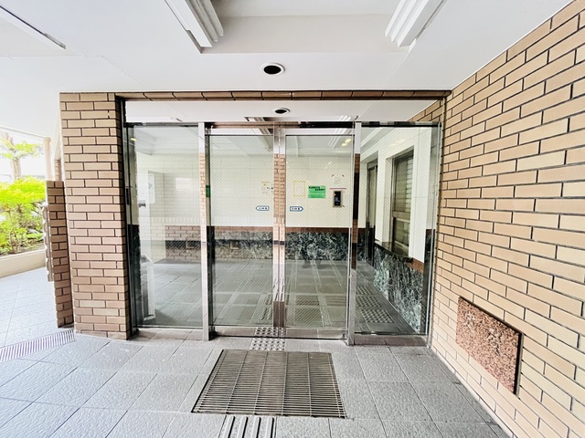 2/5 エントランス