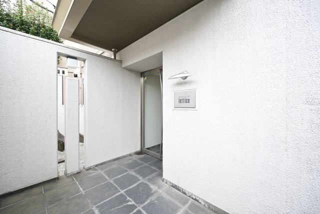 2/5 エントランス