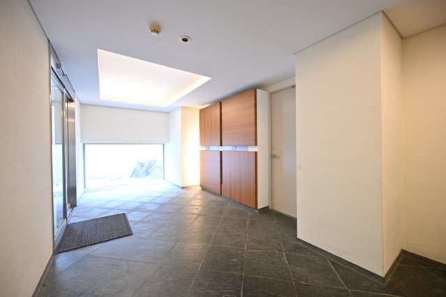 24/26 エントランス