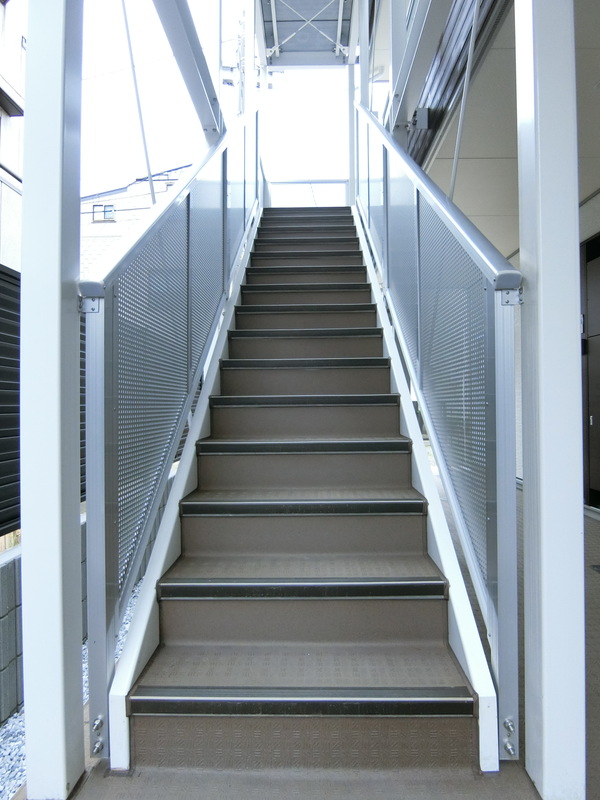 2/4 エントランス