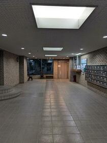 2/2 エントランス