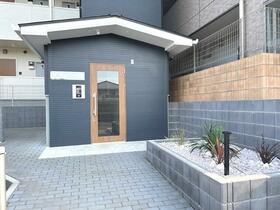 15/16 エントランス