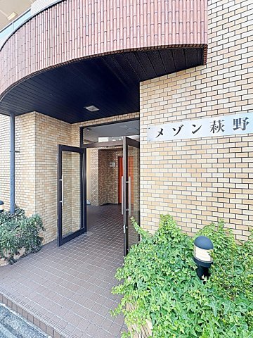 21/23 エントランス