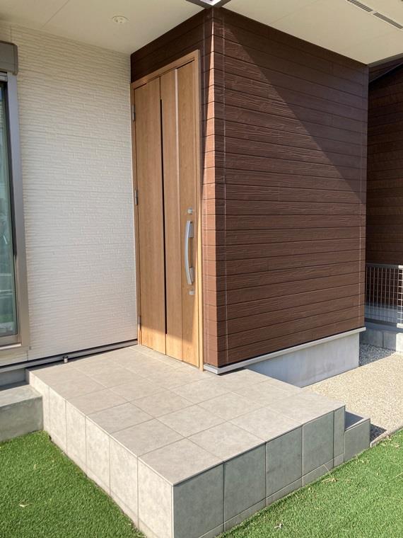 18/19 エントランス