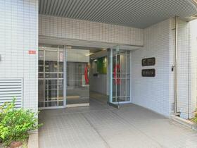 16/16 エントランス