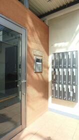 16/16 エントランス