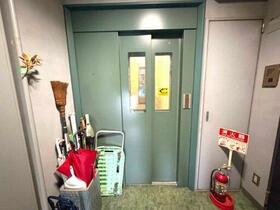 16/16 エントランス