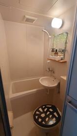 14/16 浴室