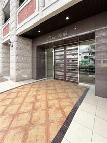 16/21 エントランス