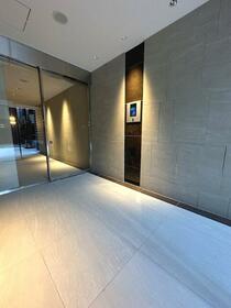 16/16 エントランス