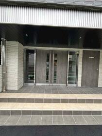 16/16 エントランス