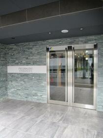 16/16 エントランス