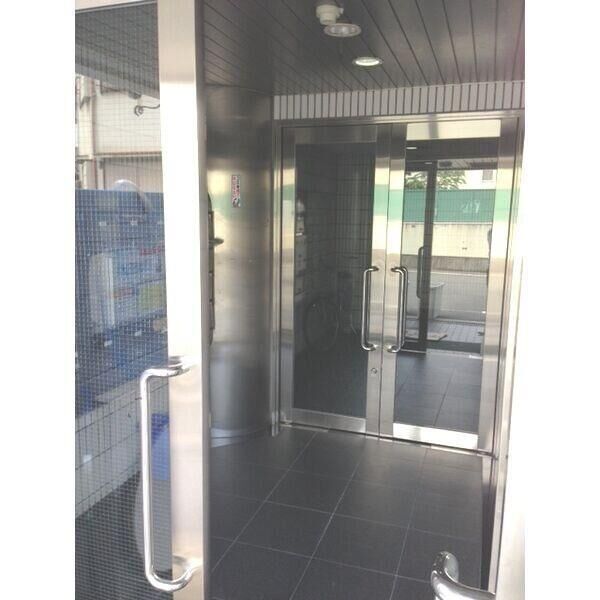 2/2 エントランス