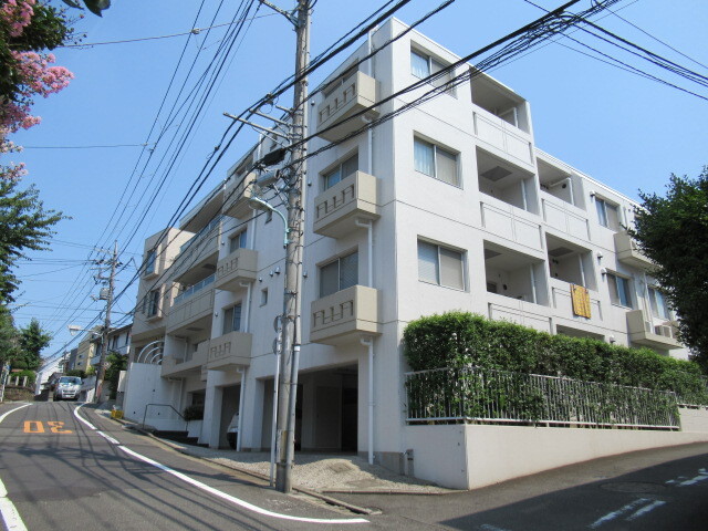 鉄飛坂マンションの外観