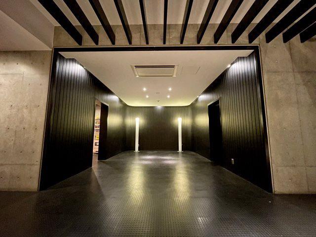 17/27 エントランス