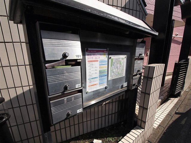 13/14 エントランス