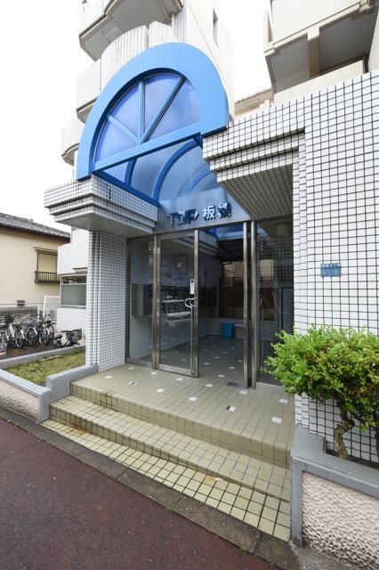 2/5 エントランス