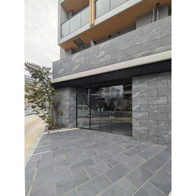 5/5 エントランス